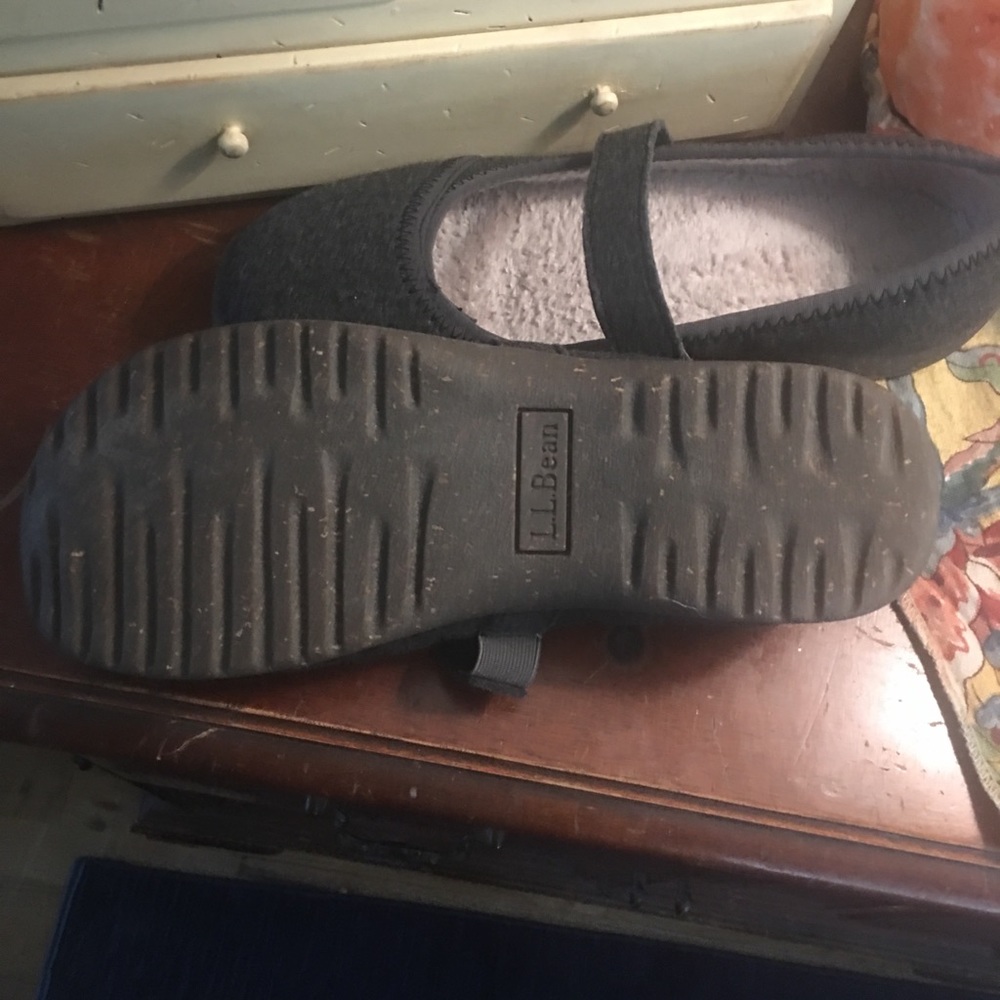 LLBean slip ons. Sz 9.5 medium can take more pics